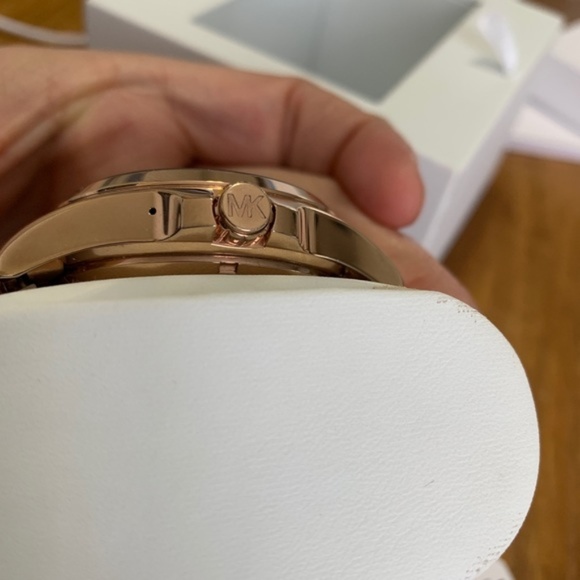 NWT Smart Watch ROSE GOLD Michael Kors MK